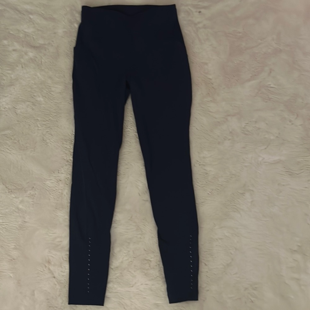 Selling lululemon leggings!